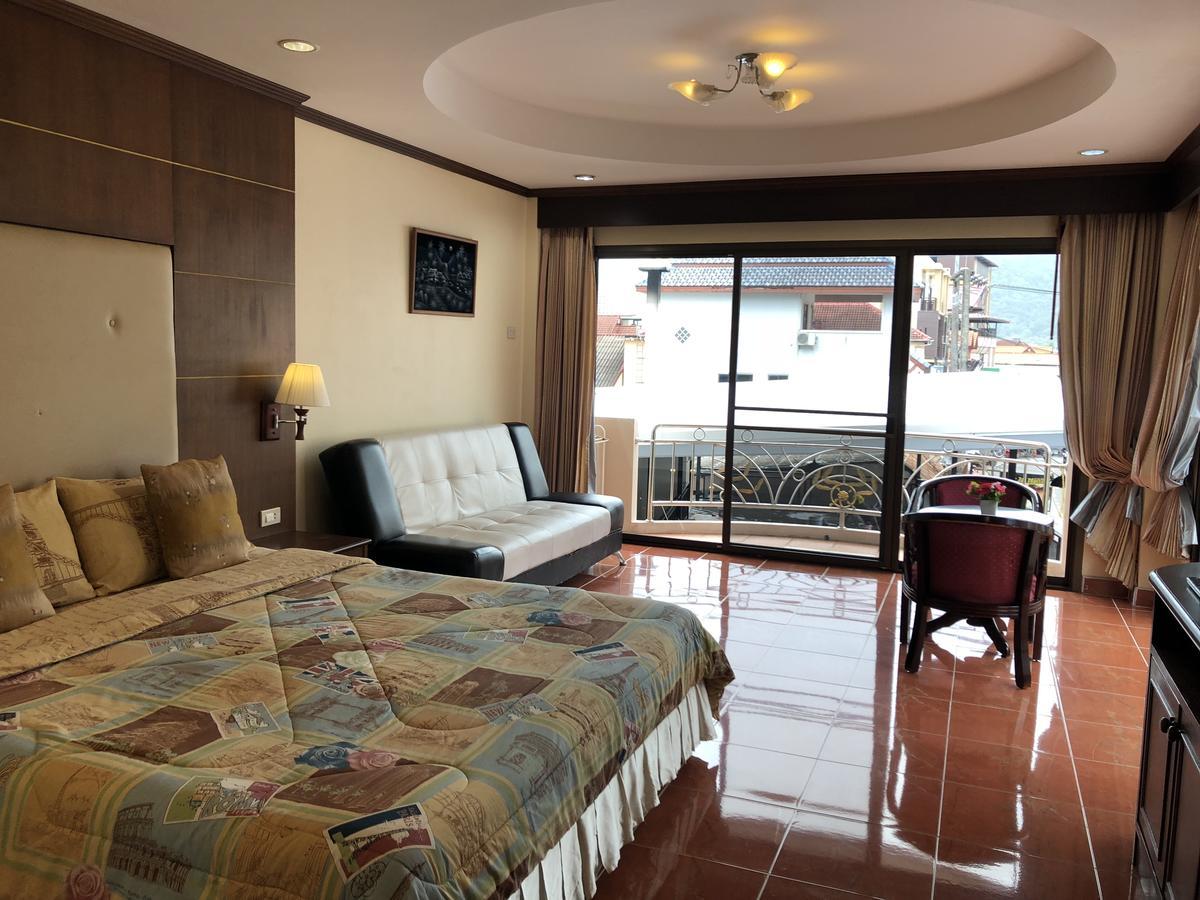 Ban Tyrol Hotel Patong Luaran gambar