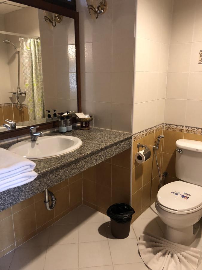 Ban Tyrol Hotel Patong Luaran gambar
