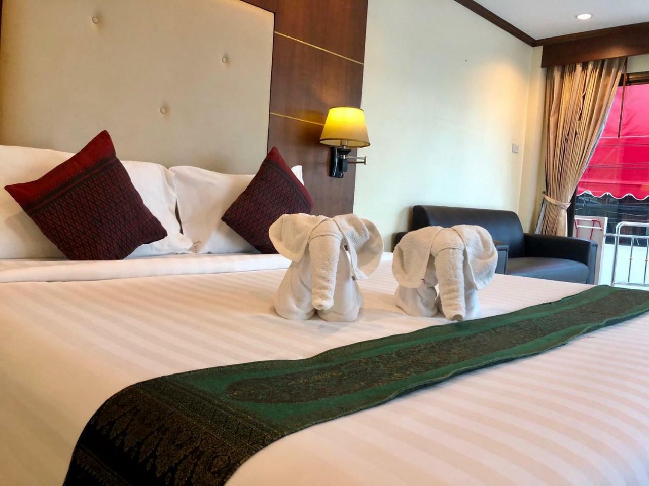 Ban Tyrol Hotel Patong Luaran gambar