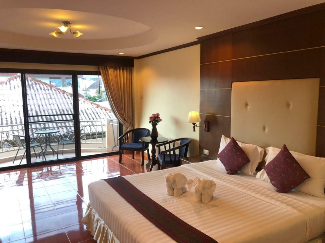 Ban Tyrol Hotel Patong Luaran gambar